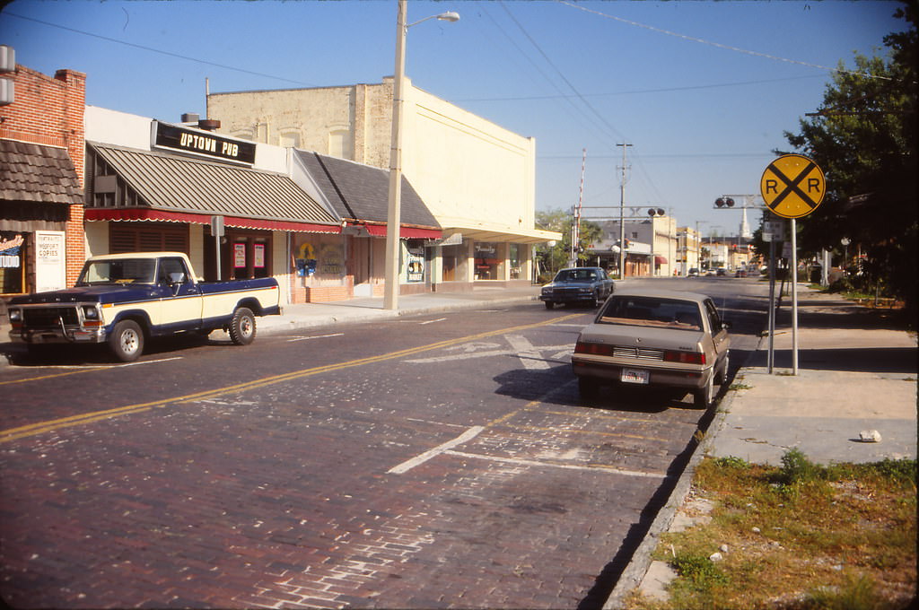 Uptown Pub, S Palmer Street, downtown Plant City, Florida, 1990s