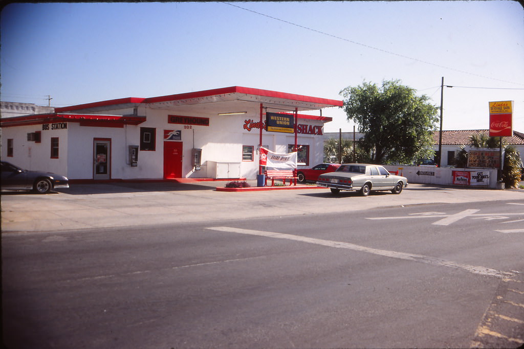 Linda's Crab Shack, Reynolds Street, Plant City, Florida, 1990s