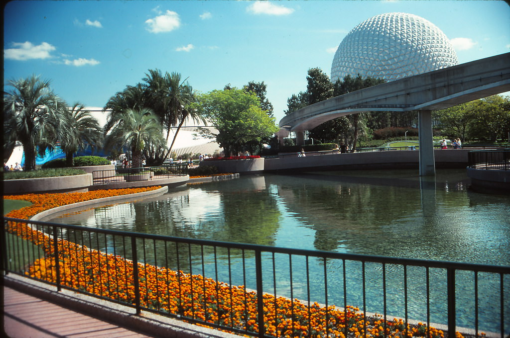 EPCOT, Disney World, Florida, Florida, 1990s