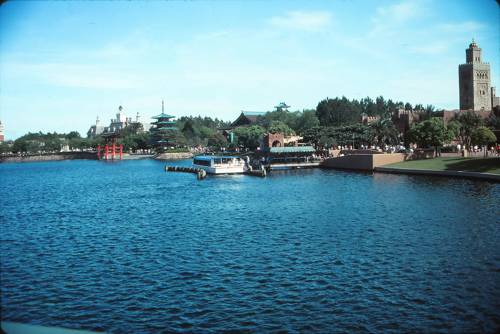 EPCOT, Orlando, Florida, 1990s