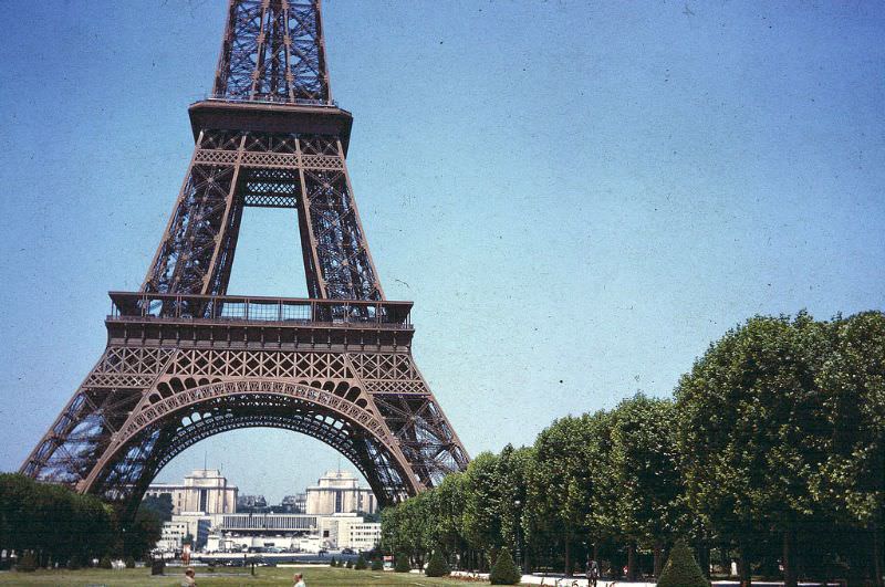 Eiffel Tower, 1959