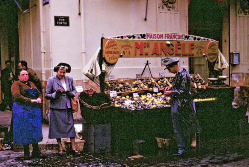 Produce market, Rue Fortia, Marseille, 1953
