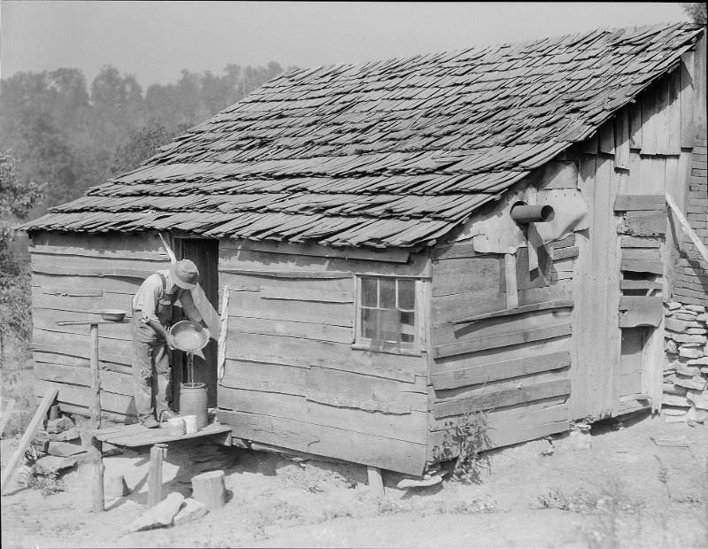 Rear view of the McHaffie homestead at Powell Station, Route #1, Knox County, Tennessee, October 1933