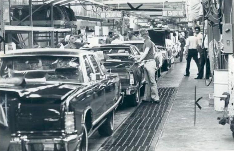 1977 Lincoln Continental and Mark V assembly line