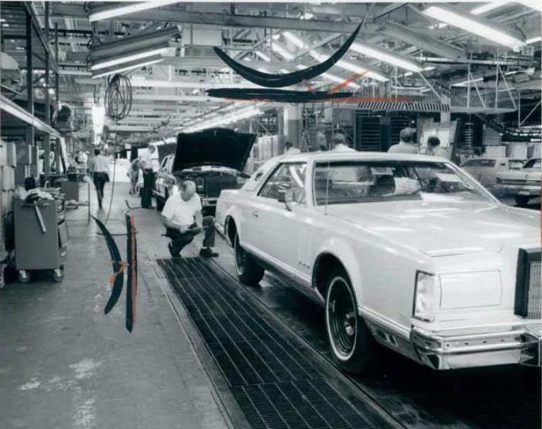 1977 Lincoln Continental and Mark V assembly line