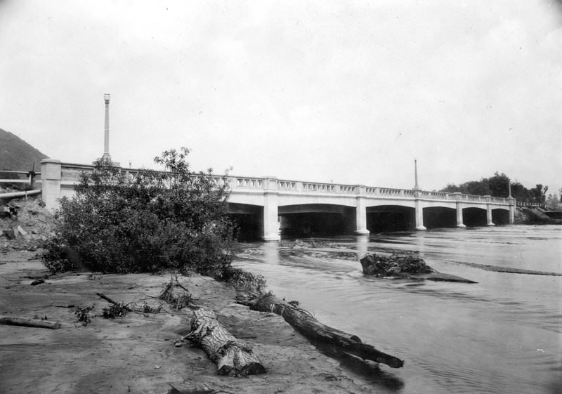 Tropico Bridge, Los Feliz Boulevard, 1925