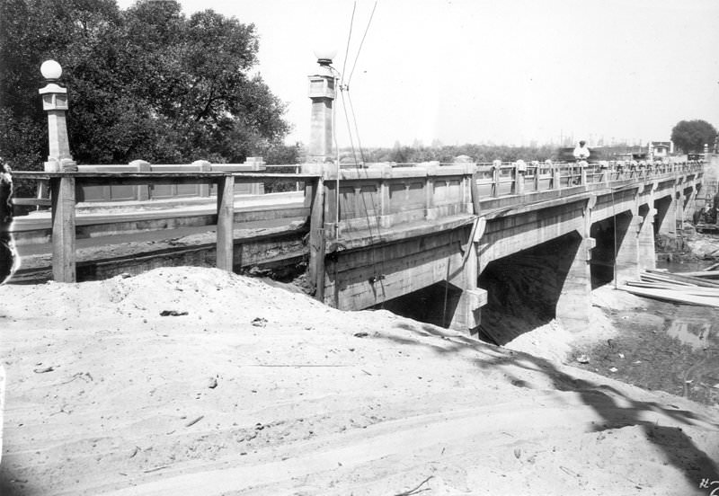 Universal City Bridge for Carl Laemmle's Universal City Pictures on the former Taylor Ranch in Lankershim Township, 1925.