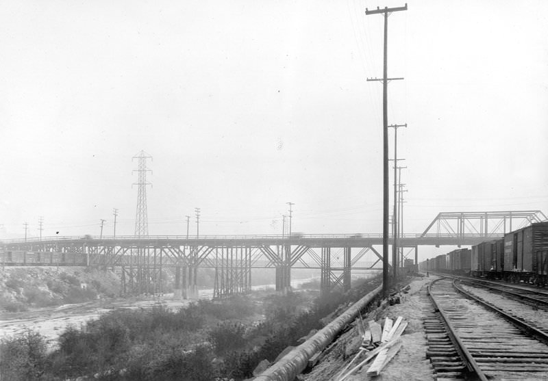 Old East Fourth Street Viaduct, 1925