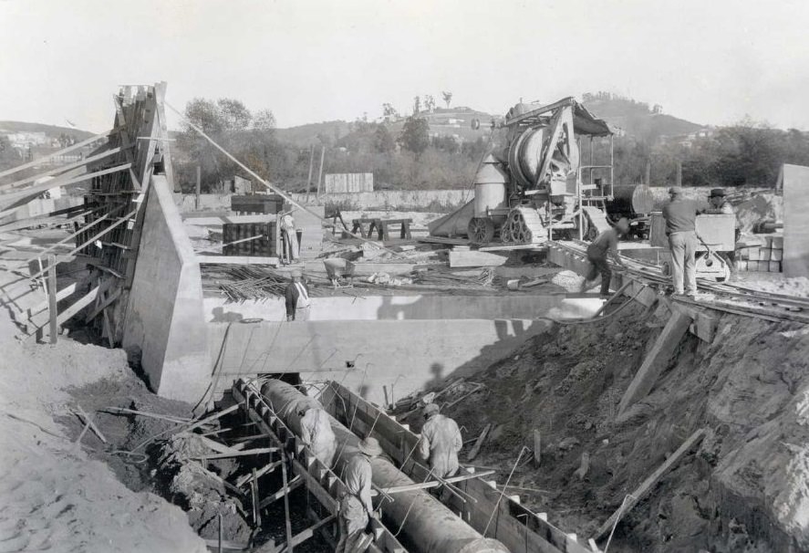 Verdugo and Glassell Avenue Sewer Pipe, 1927