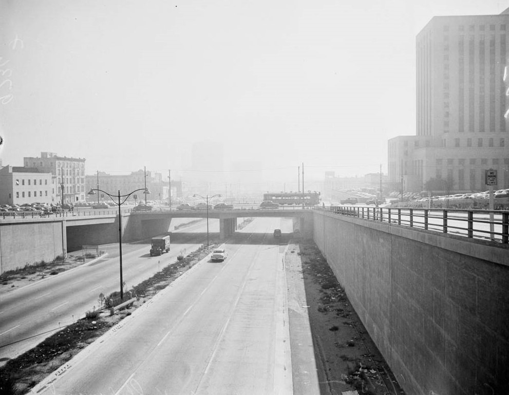 Looking N on Broadway from Olympic at the beautiful smoggy Calif, 1952