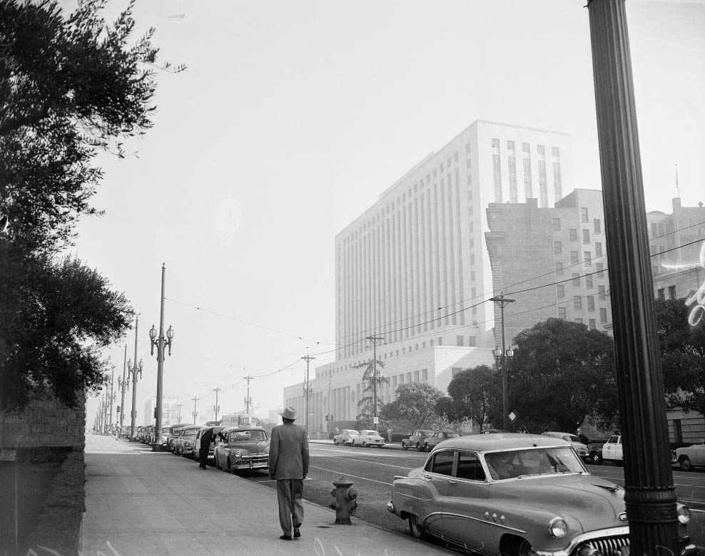 Federal Building on right, Looking north on Spring from front of City Hall, Smog, 1952