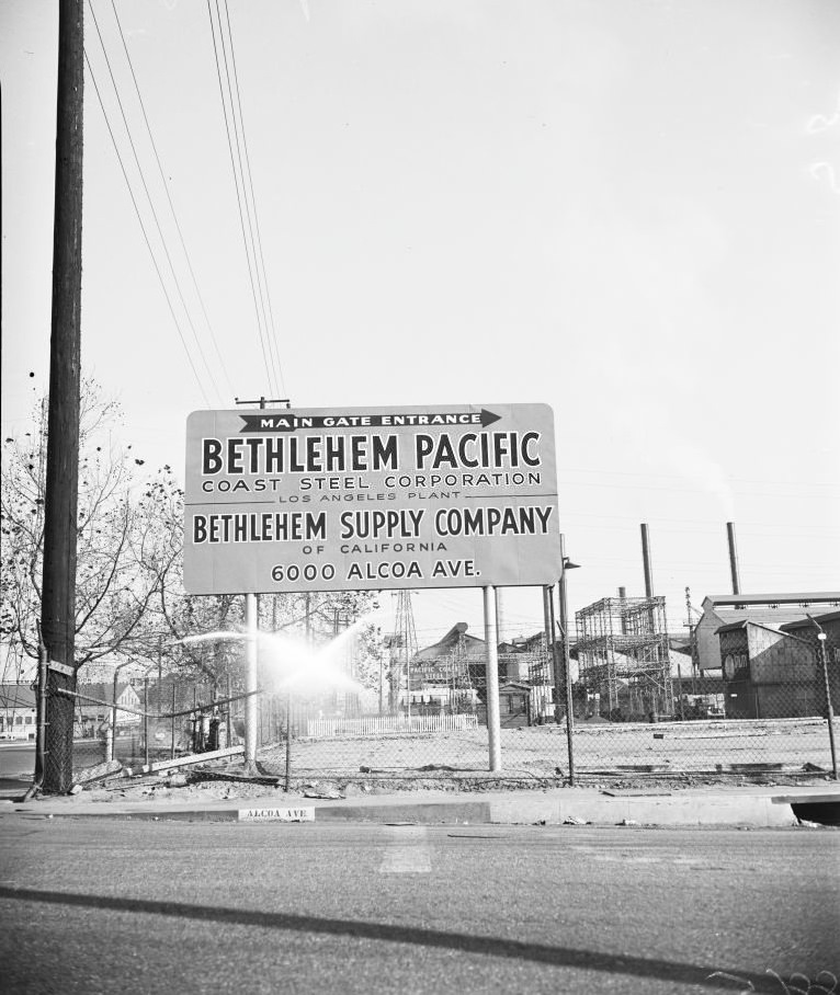 Bethlehem Steel Corporation at 3396 East Slauson Avenue gives out with smog from two smoke stacks at 2:00 p.m. Sunday, December 10th 1950