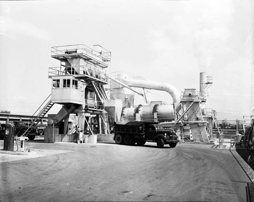 Asphalt plant (City Asphalt Plant at 12251 Sherman Way, North Hollywood), 1957