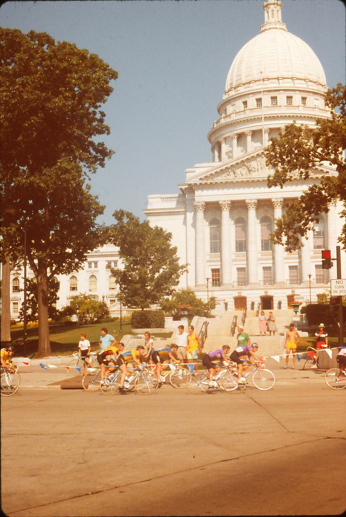 Bike racing around the Square, Madison, July 1985