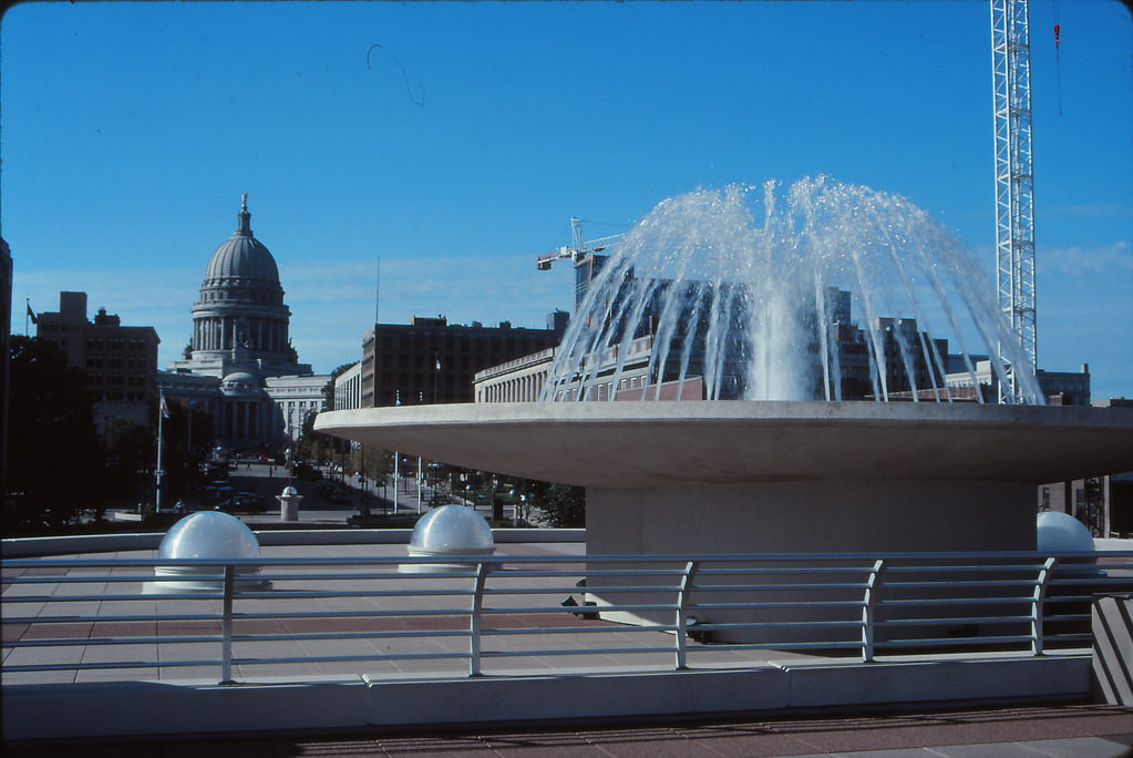 Wisconsin State Capitol from Monona Terrace, Madison, Sept 1999
