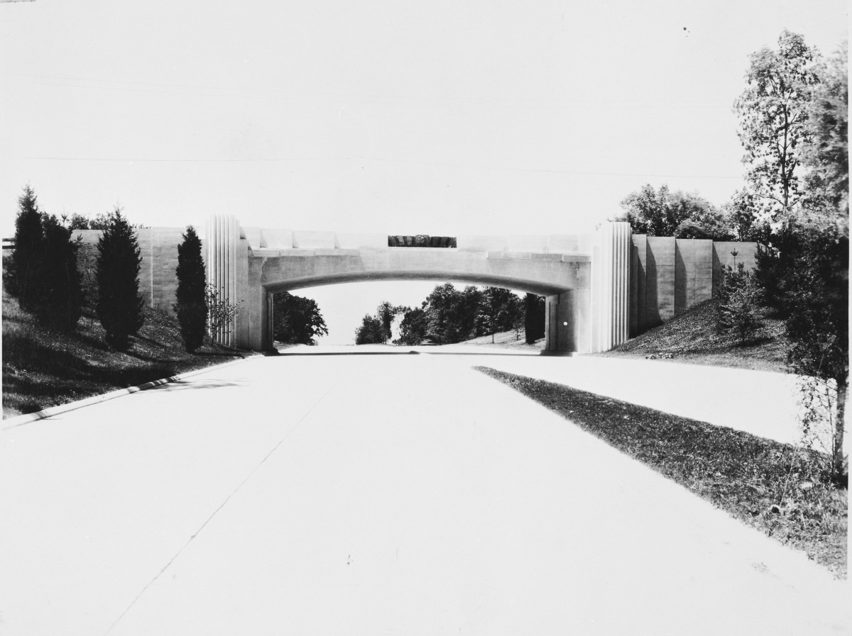 Newfield Avenue Bridge