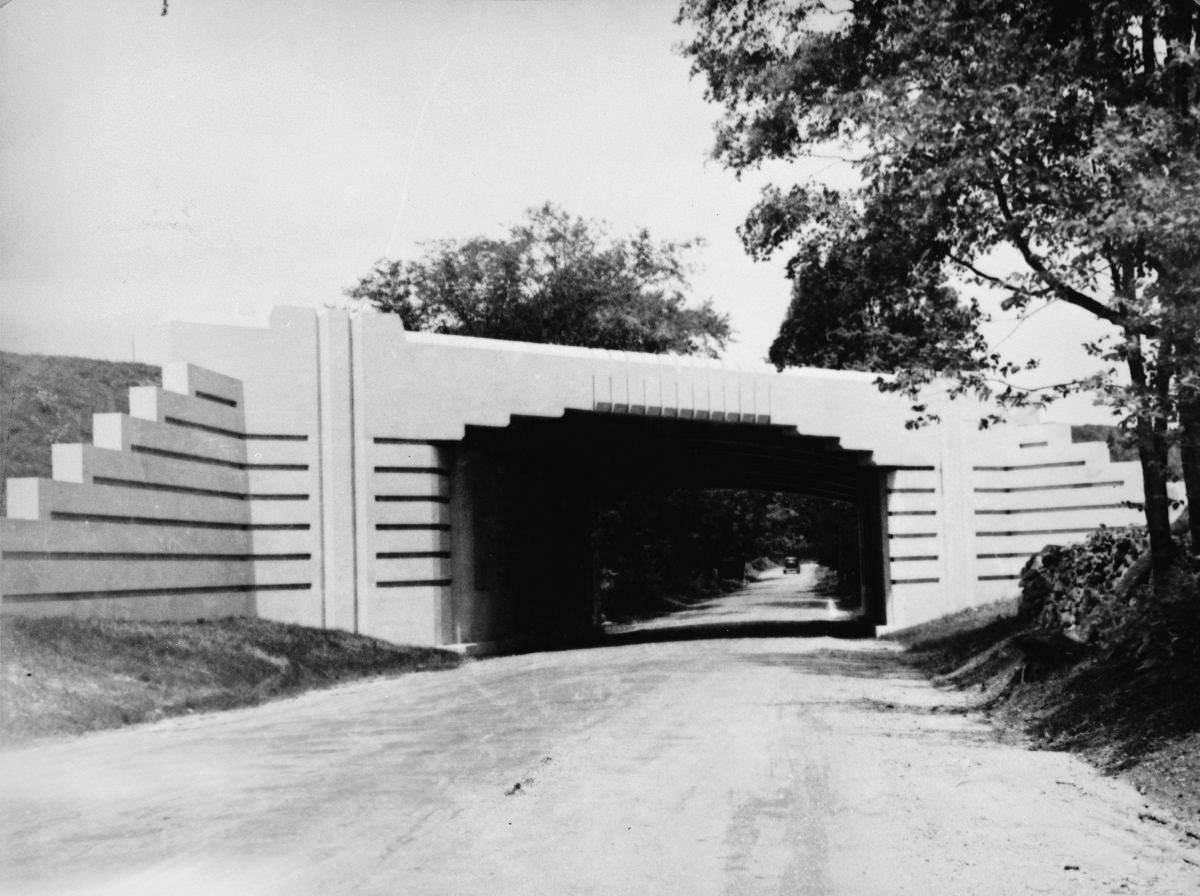 Easton Road Looking at Merritt Parkway