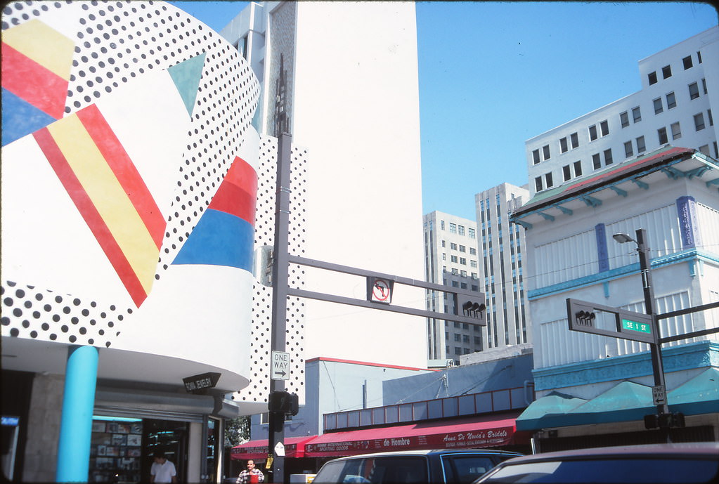 Downtown Miami, 1990s