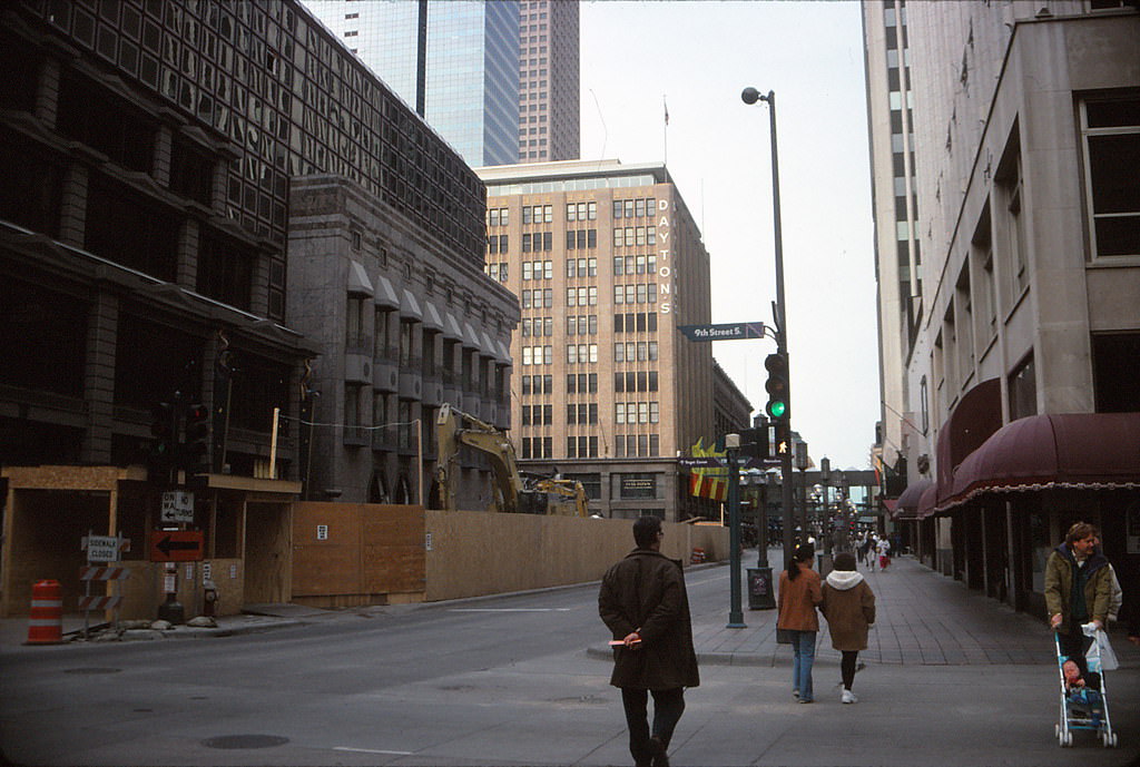 Nicollet Mall, Minneapolis, March 1998