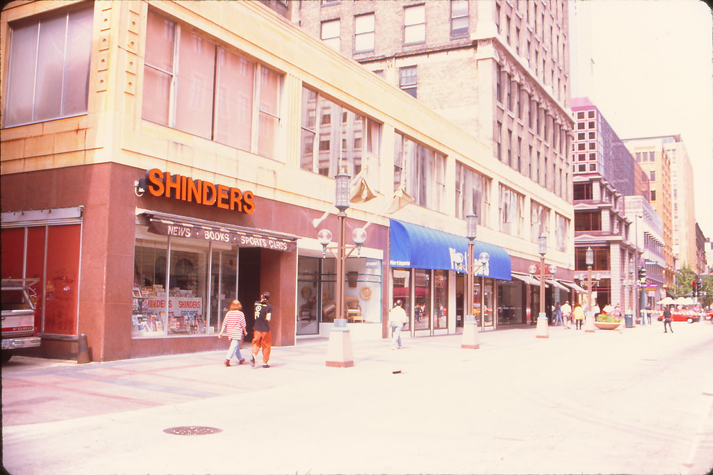 Shinders, 900 Block of Nicollet Mall, Minneapolis, August 1992