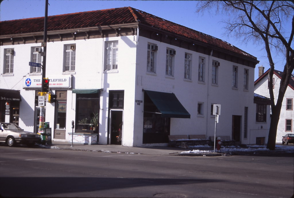 Cafe Wyrd, Lake Street at Irving Ave S, Minneapolis, Feb 1993