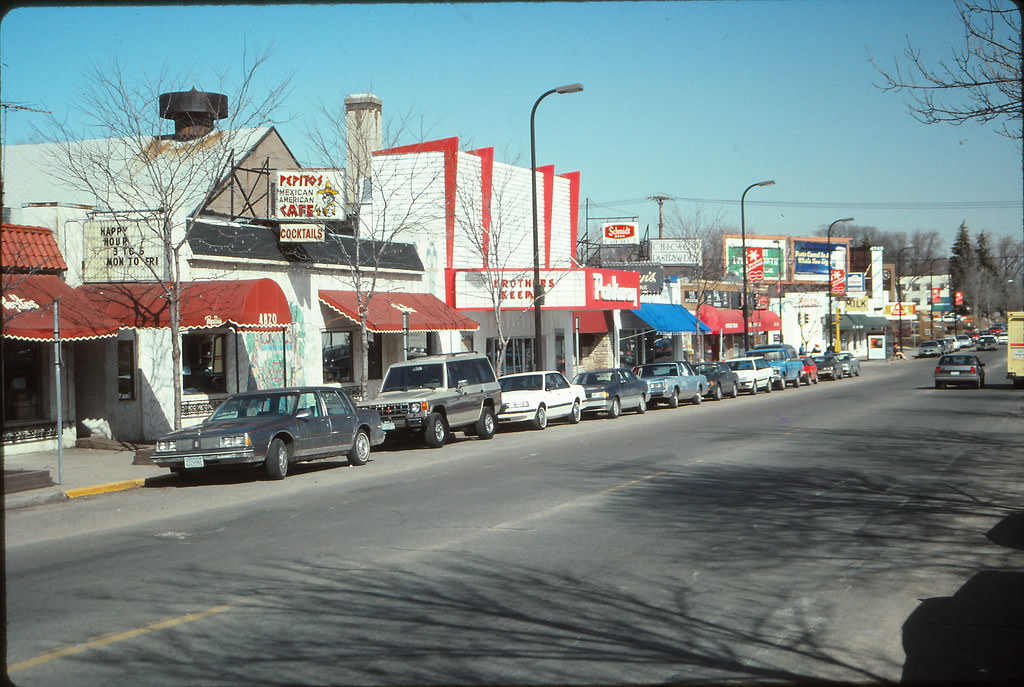 Shinder’s Books, Hennepin Avenue, Minneapolis, March 1998