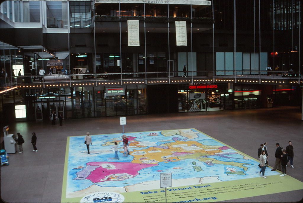 IDS Center Crystal Court, Minneapolis, March 1998