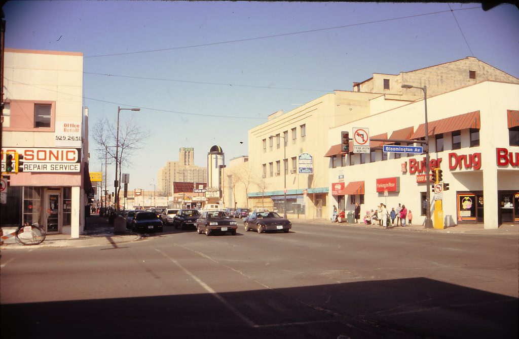 Demolition of The Conservatory, 800 Nicollet Mall, Minneapolis, 1990s.