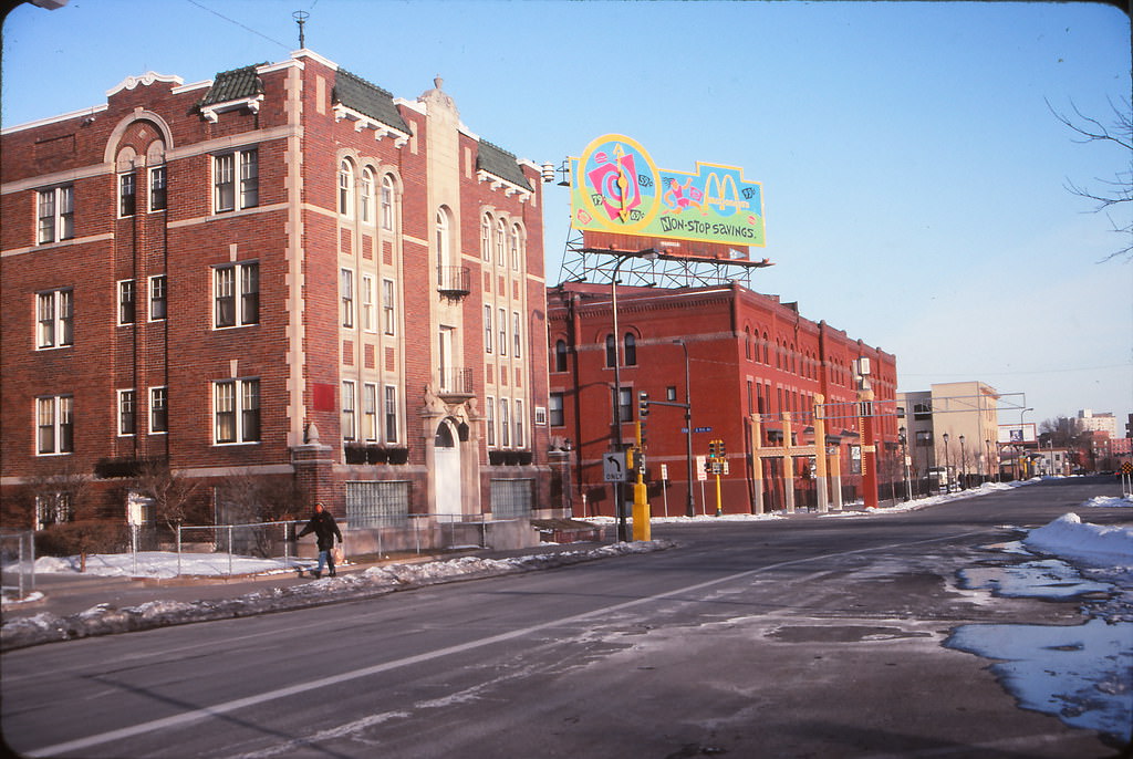 Muddy Waters Coffeehouse, 24th & S Lyndale, Minneapolis, January 1993