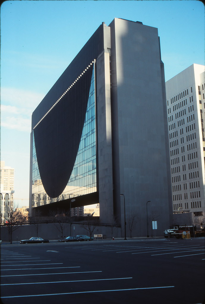 Dain Bosworth Tower under construction, Minneapolis, Nov 1990