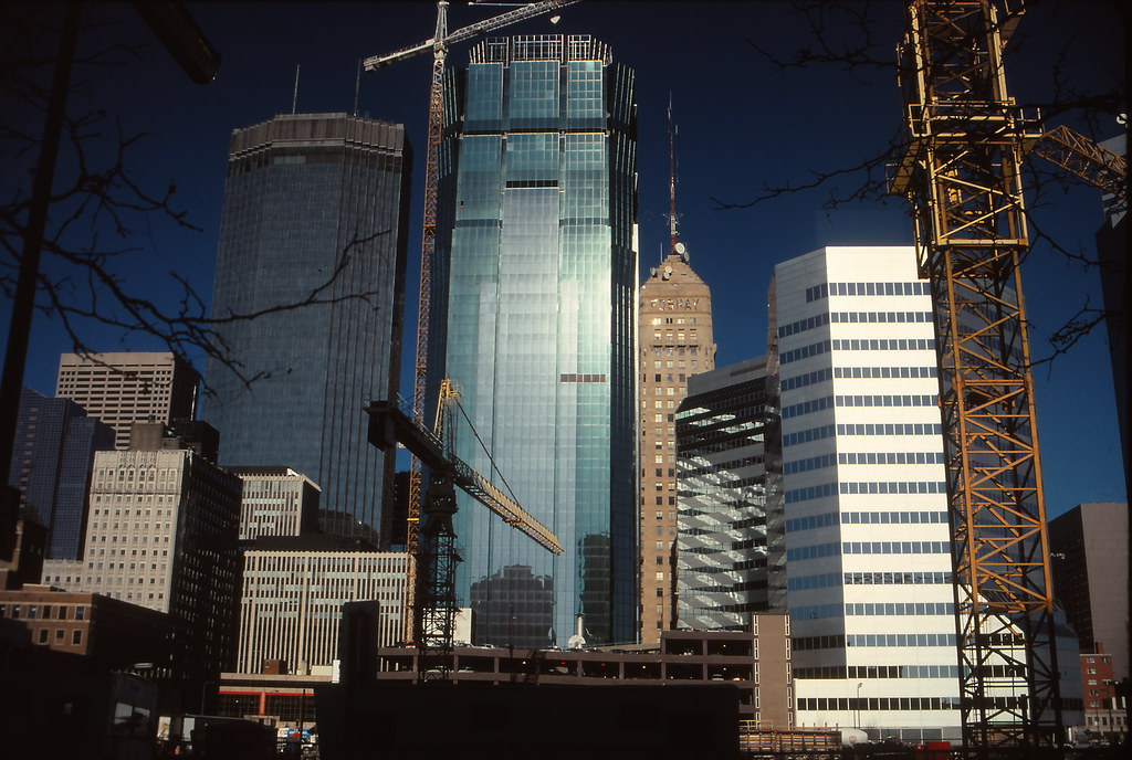 The Ivy Building, 2nd Avenue at 11th Street, Minneapolis, Nov 1990.