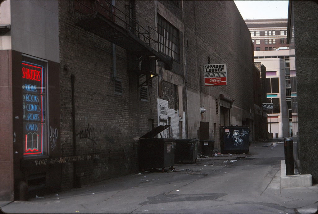 Alley behind Shinders, Minneapolis, March 1998