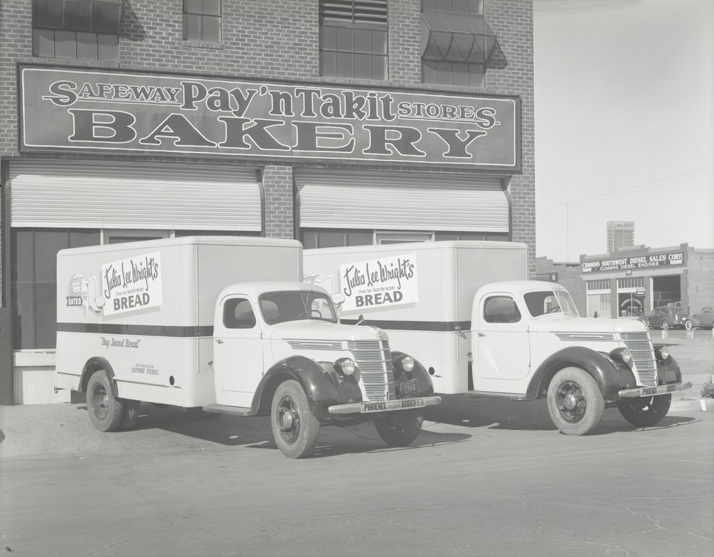 Bread Delivery Trucks at Safeway Pay'n Take It Bakery Loading Dock, Phoenix, Arizona, 1940