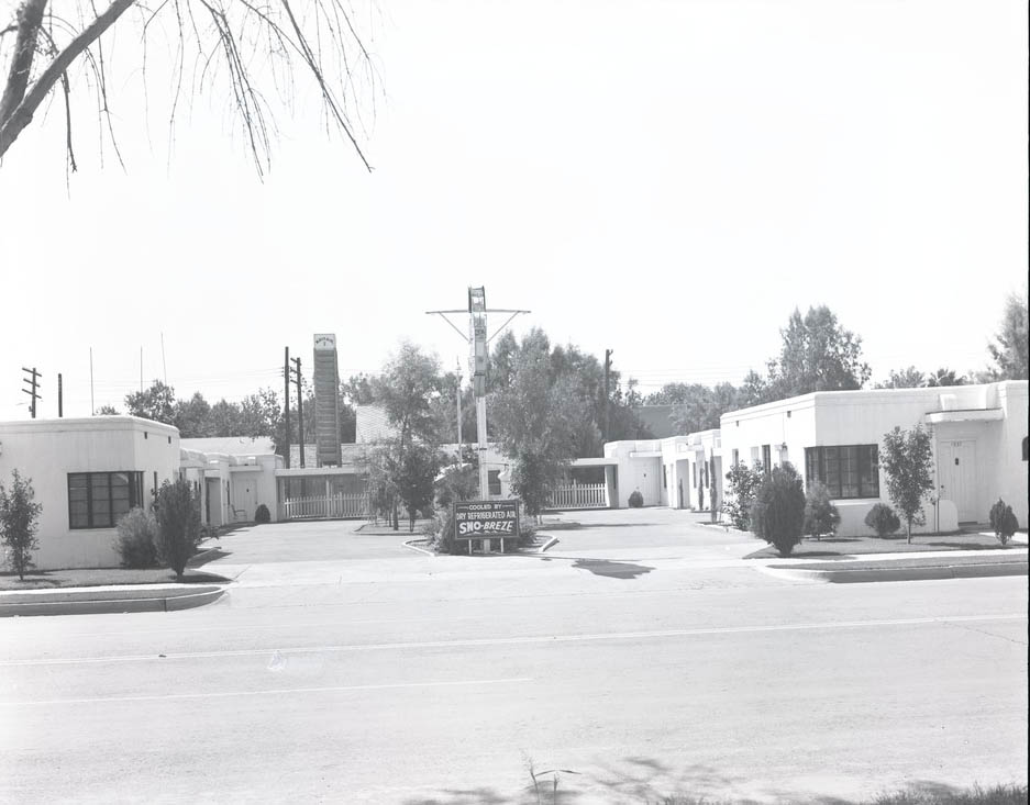 Mayfair Auto Court from Street, Phoenix, 1940