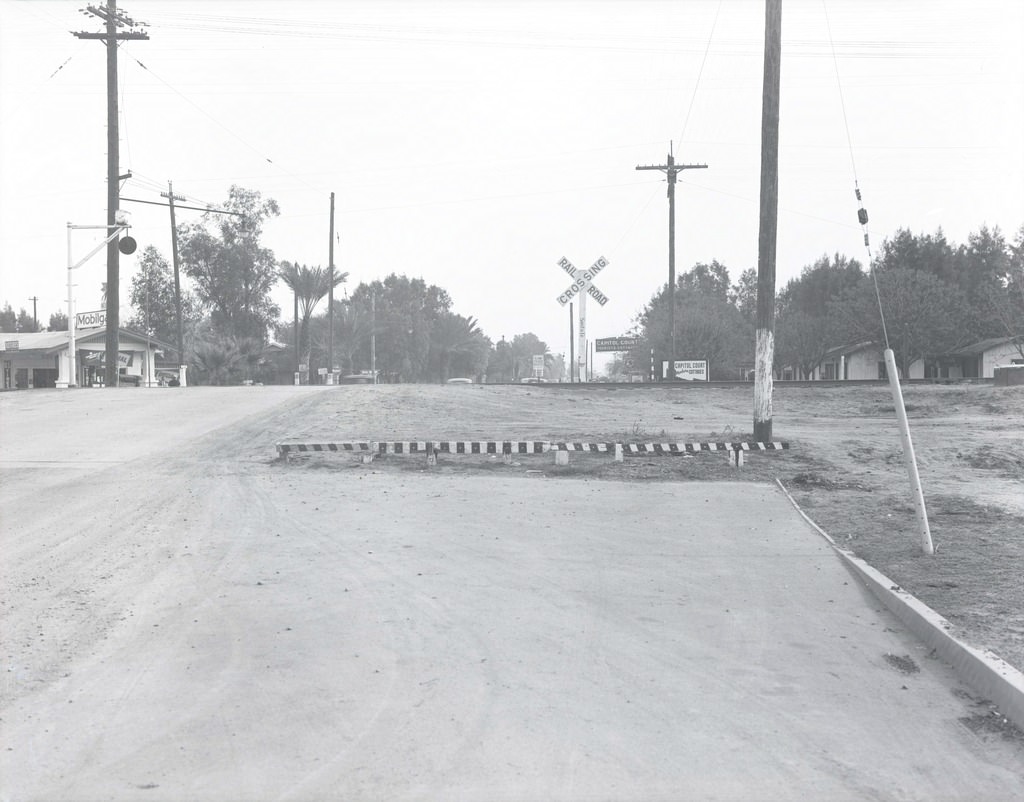 Railroad Crossing on 19th Avenue, Phoenix, 1940