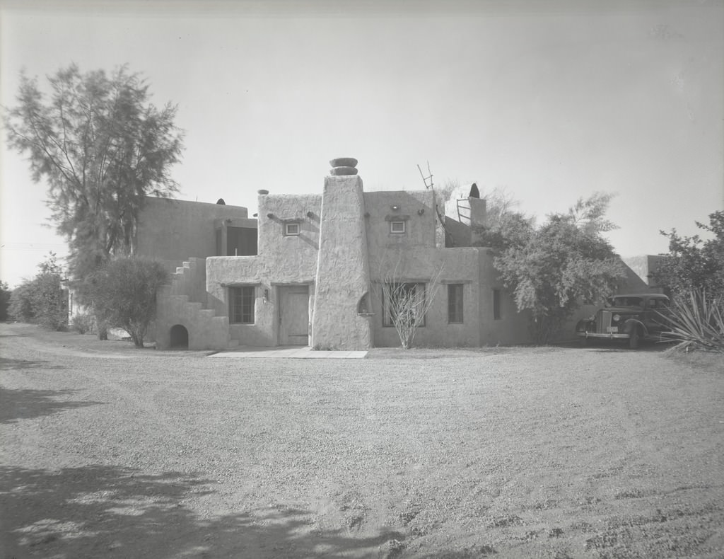 Ranch House Exterior, Phoenix, 1940