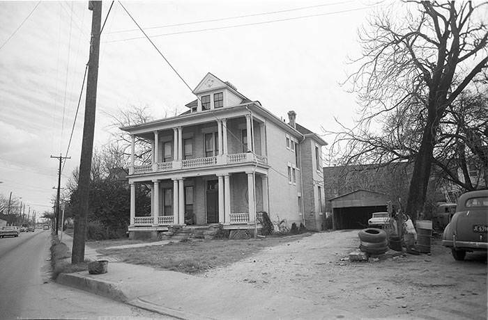 Lang-Schultze House at 112 Goliad Street, New City Block 127, 1960