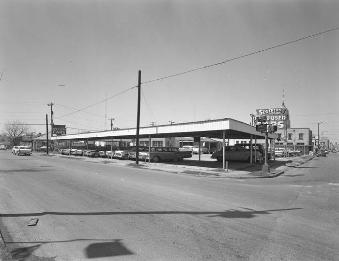 Southern Motors New and Used Cars, southwest corner of Water Street (left) and East Market Street, 1965