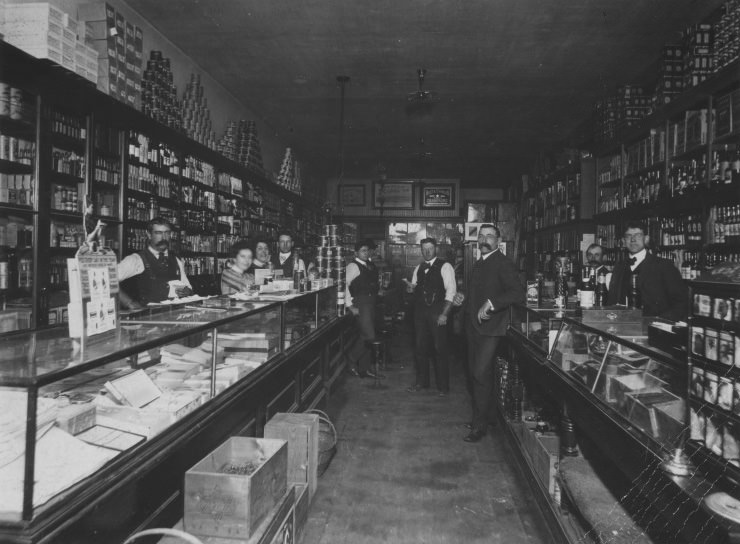 B Street Liquor and Fancy Grocery After, 1898