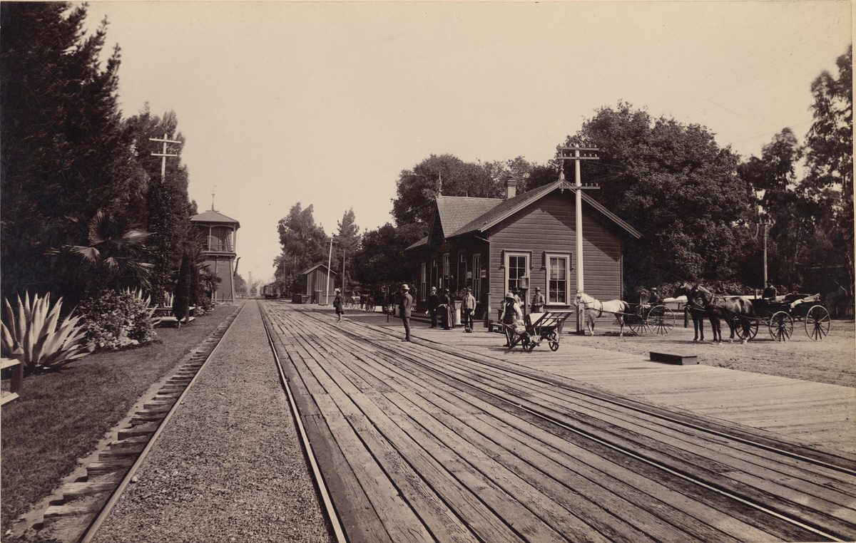 Res. Grounds, Edgar Mills, Menlo, 1899