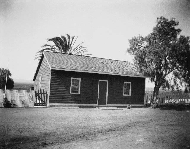 Exterior of the A.B. Smith house in Old Town, 1895