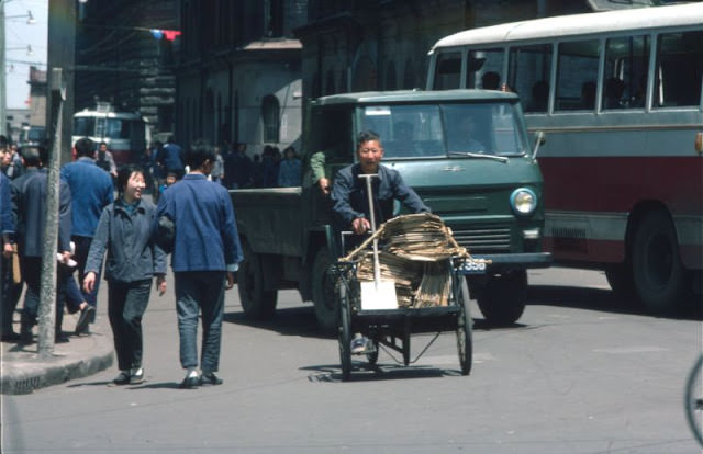 Nanjing Road trishaw, Shanghai, 1970s