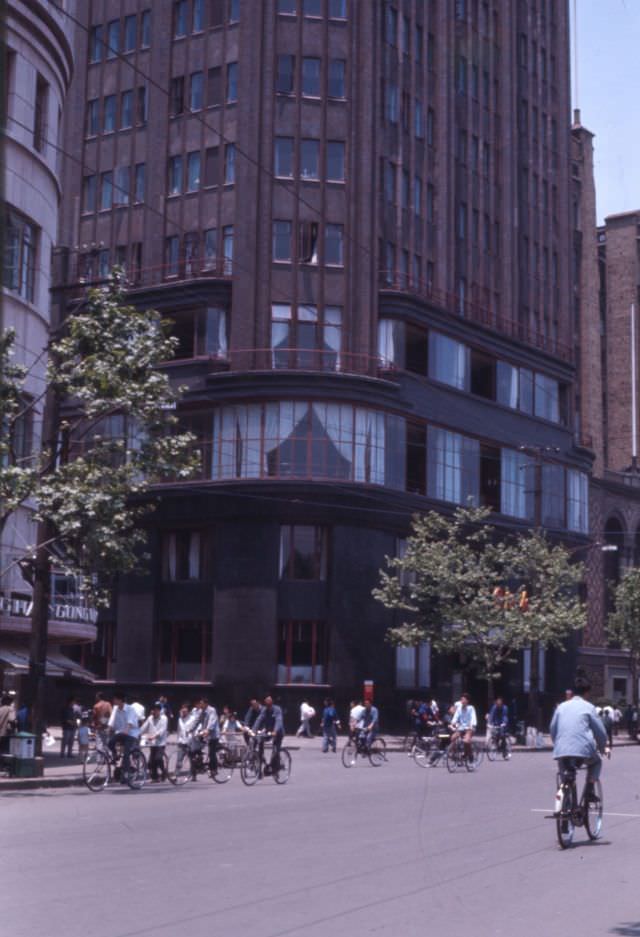 Shanghai International Hotel (formerly and once again known as the Park Hotel), 1970s