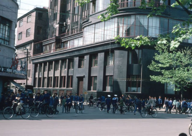 Shanghai International Hotel (formerly and once again known as the Park Hotel), 1970s