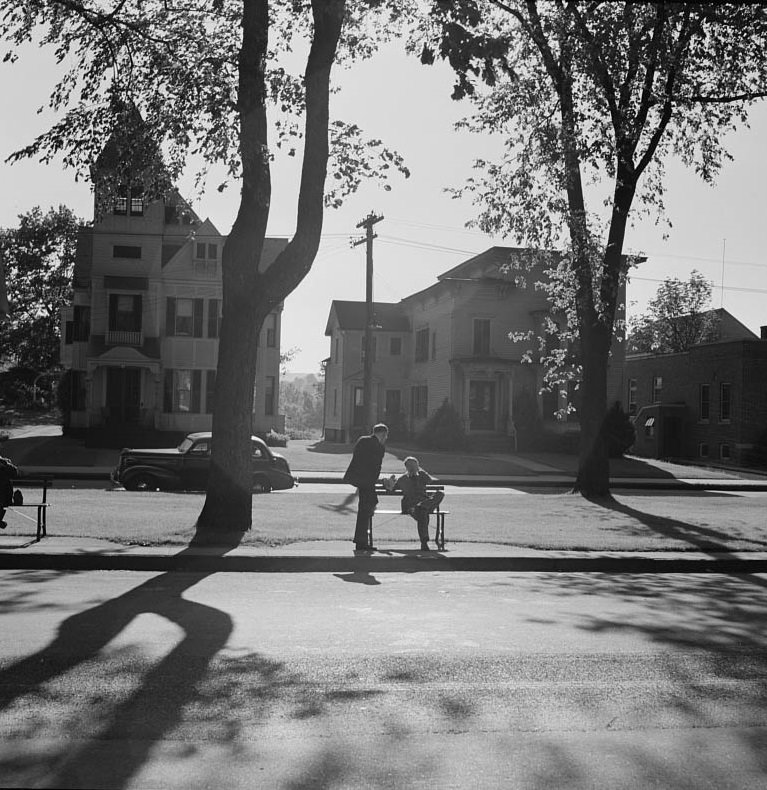 A street scene, 1942
