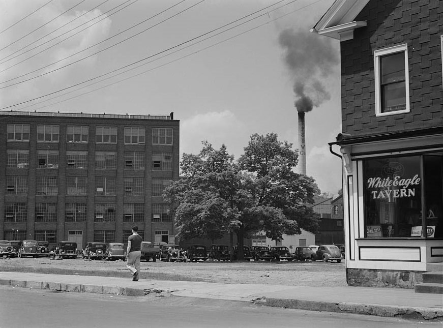 A street scene, 1942