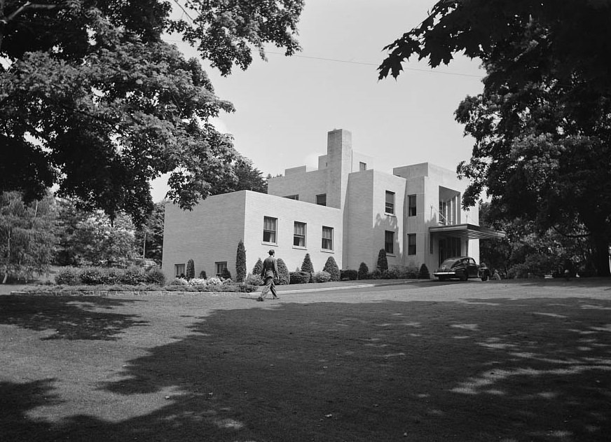 Southington's public health center, 1943