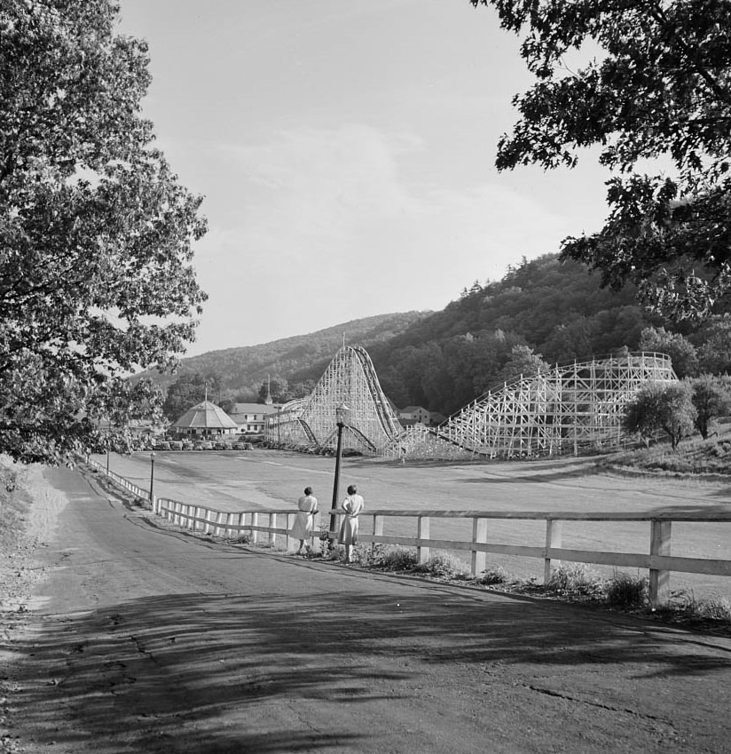 Roller coaster, 1942