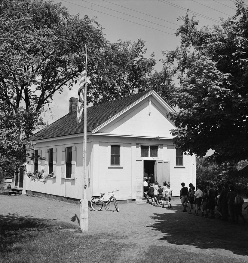 A one-room school, 1942.