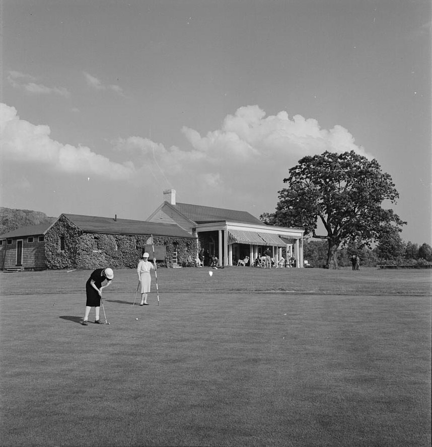 Southington's nine-hole country club golf course, 1942